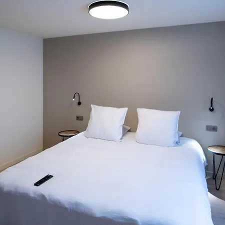 Alojamento de Acomodação e Pequeno-almoço 't Ponton 4*