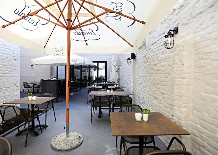 فندق مبيت وإفطار 't Ponton 4*